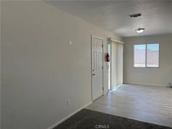 $1,995 | 13508 Mohawk Road, Apple Valley, CA 92308
