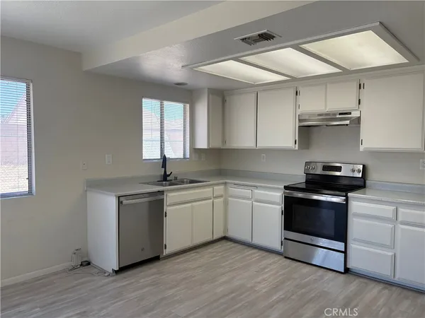 $1,995 | 13508 Mohawk Road, Apple Valley, CA 92308