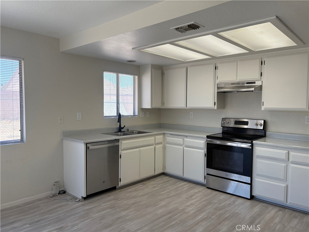 13508 Mohawk Road Apple Valley, CA 92308 - Photo 6 of 11