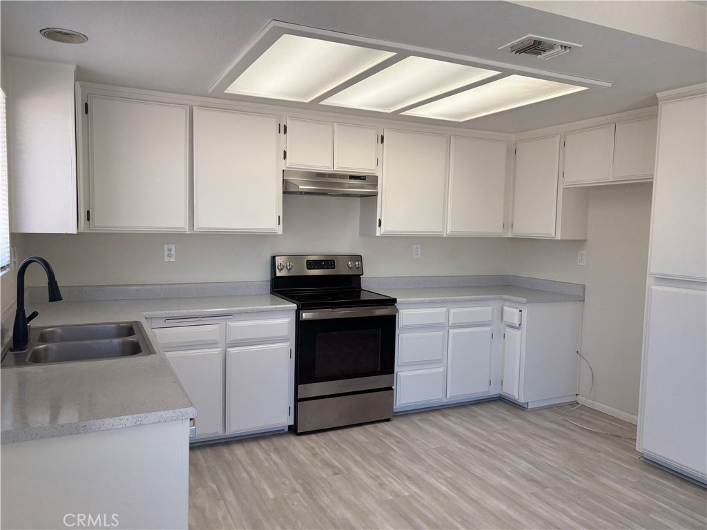 13508 Mohawk Road Apple Valley, CA 92308 - Photo 7 of 11