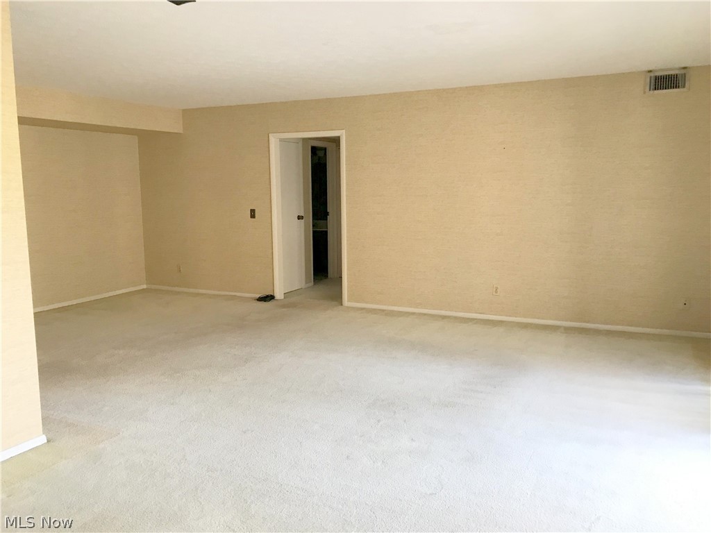 3701 Mayfield Road, Unit 211 Cleveland Heights, OH 44121 - Photo 10 of 35 Doorway to 2nd Bedroom Suite