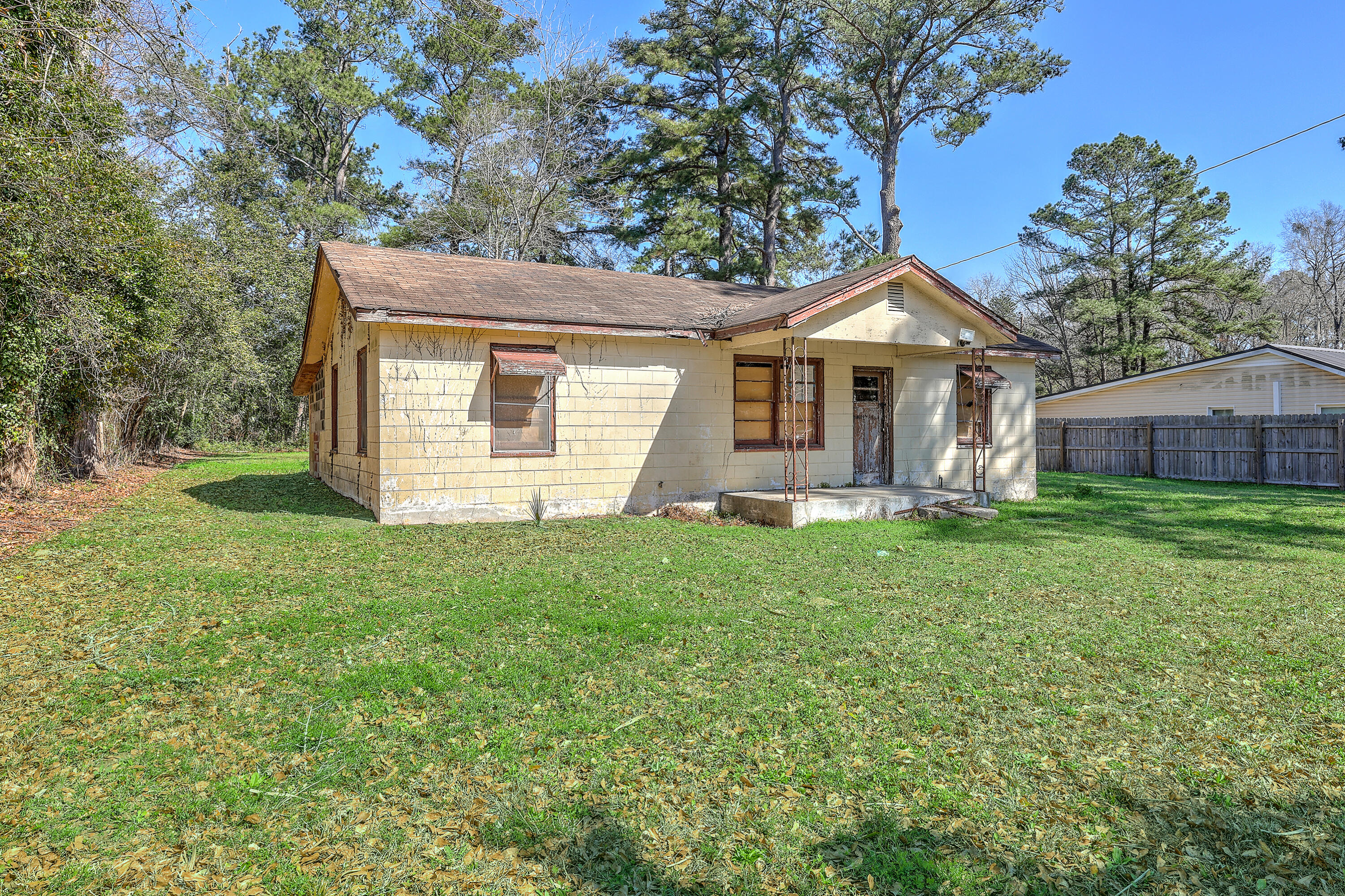 700 Peake Street Holly Hill, SC 29059 - Photo 2 of 36 ZYN_5973_4_5_6_7_8_9