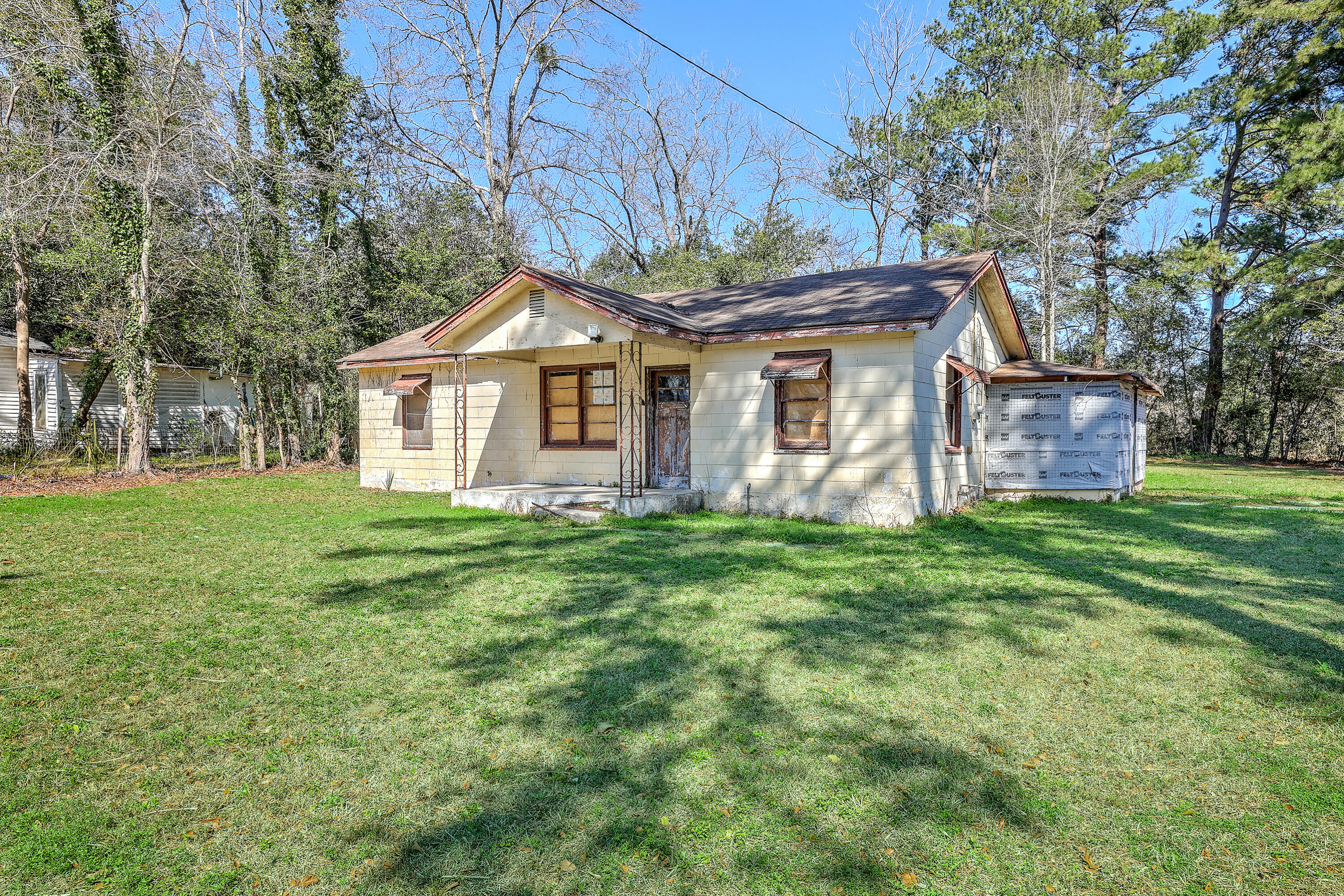 700 Peake Street Holly Hill, SC 29059 - Photo 3 of 36 ZYN_5987_88_89_90_91_92_93