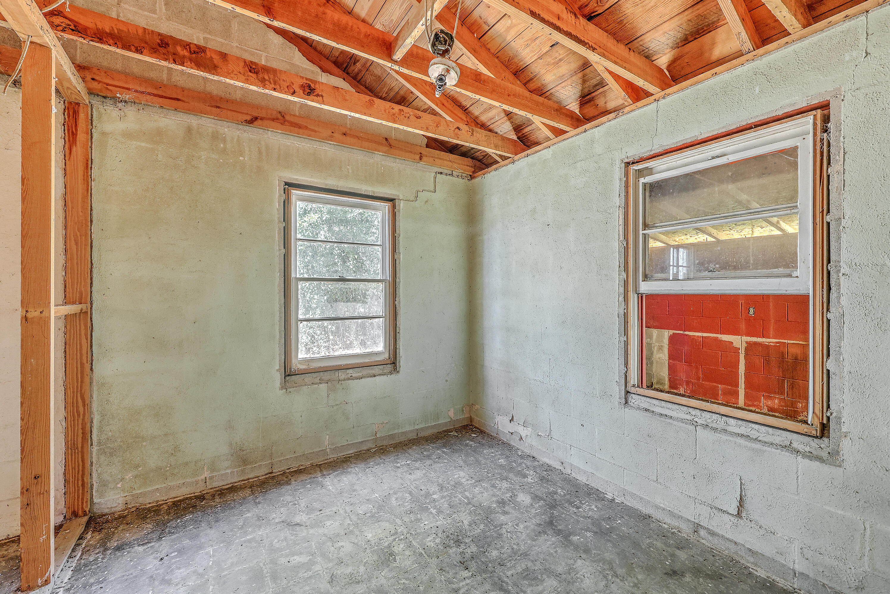 700 Peake Street Holly Hill, SC 29059 - Photo 8 of 36 ZYN_6036_37_38_39_40_41_42