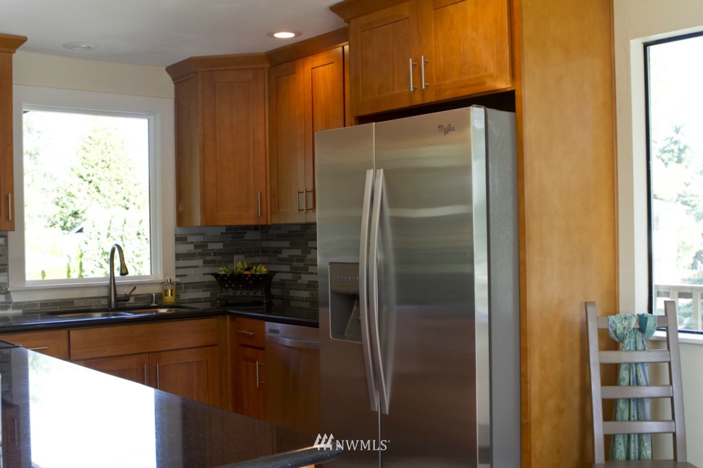 4437 Northeast 23rd Court Renton, WA 98059 - Photo 9 of 25