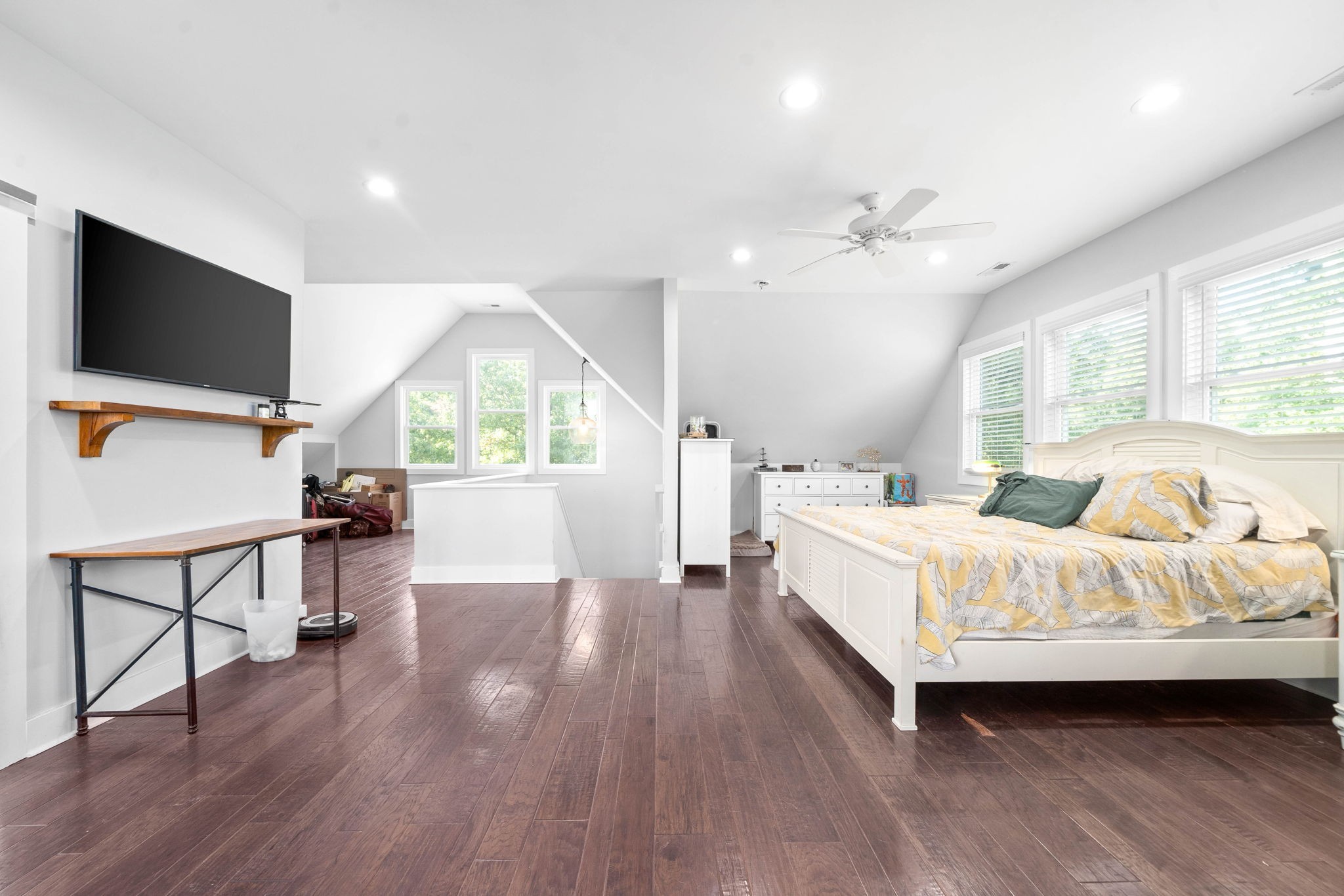 554 Hayes Ridge Road Indian Mound, TN 37079 - Photo 13 of 40 a spacious bedroom with a bed and a flat screen tv