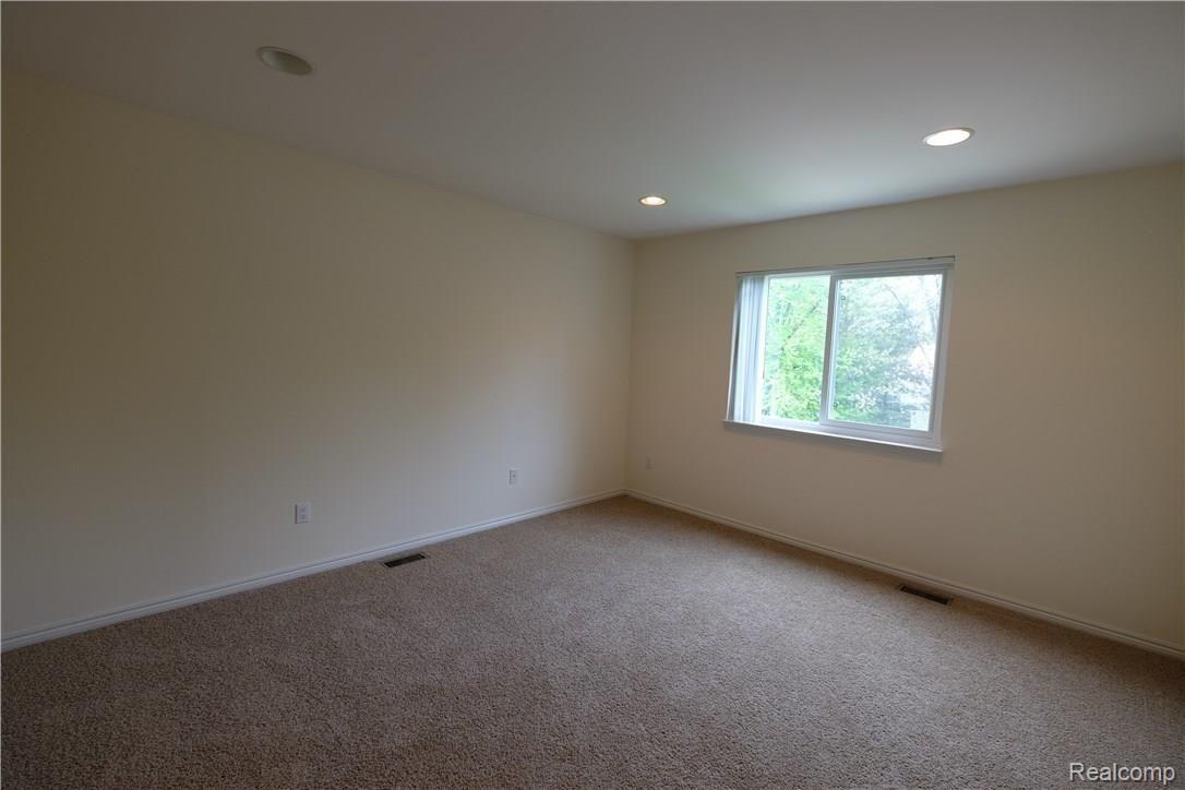 1535 Cardinal Ridge Court West Bloomfield, MI 48324 - Photo 27 of 36 DSCF3437.JPG