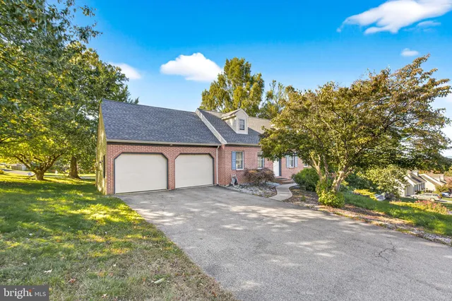 $378,000 | 710 Dustin Drive, Lancaster, PA 17601