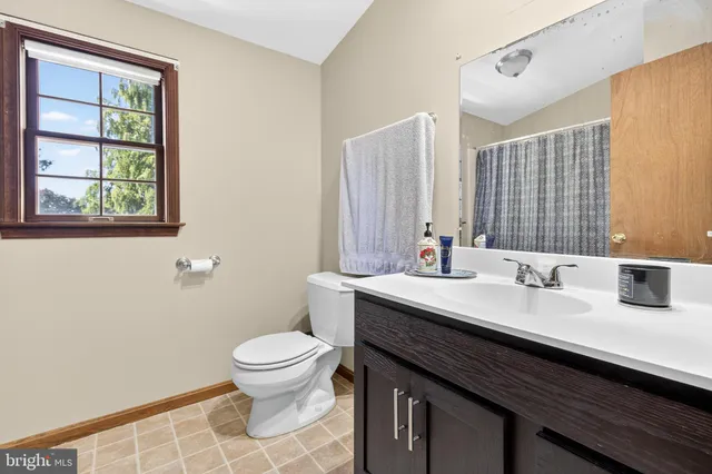 $378,000 | 710 Dustin Drive, Lancaster, PA 17601