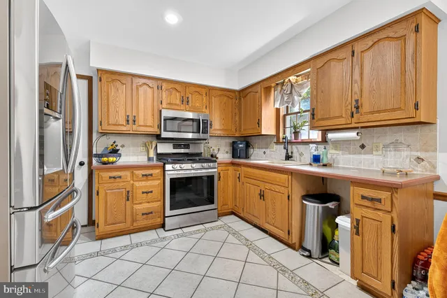 $378,000 | 710 Dustin Drive, Lancaster, PA 17601