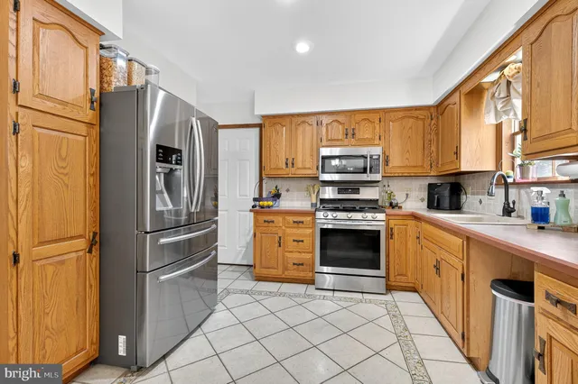 $378,000 | 710 Dustin Drive, Lancaster, PA 17601