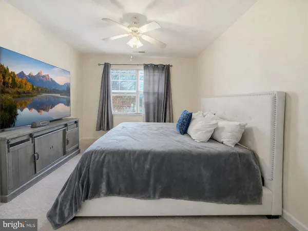 $430,000 | 12917 Centre Park Circle, Unit 217, Herndon, VA 20171