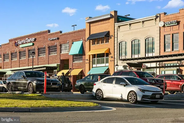 $430,000 | 12917 Centre Park Circle, Unit 217, Herndon, VA 20171