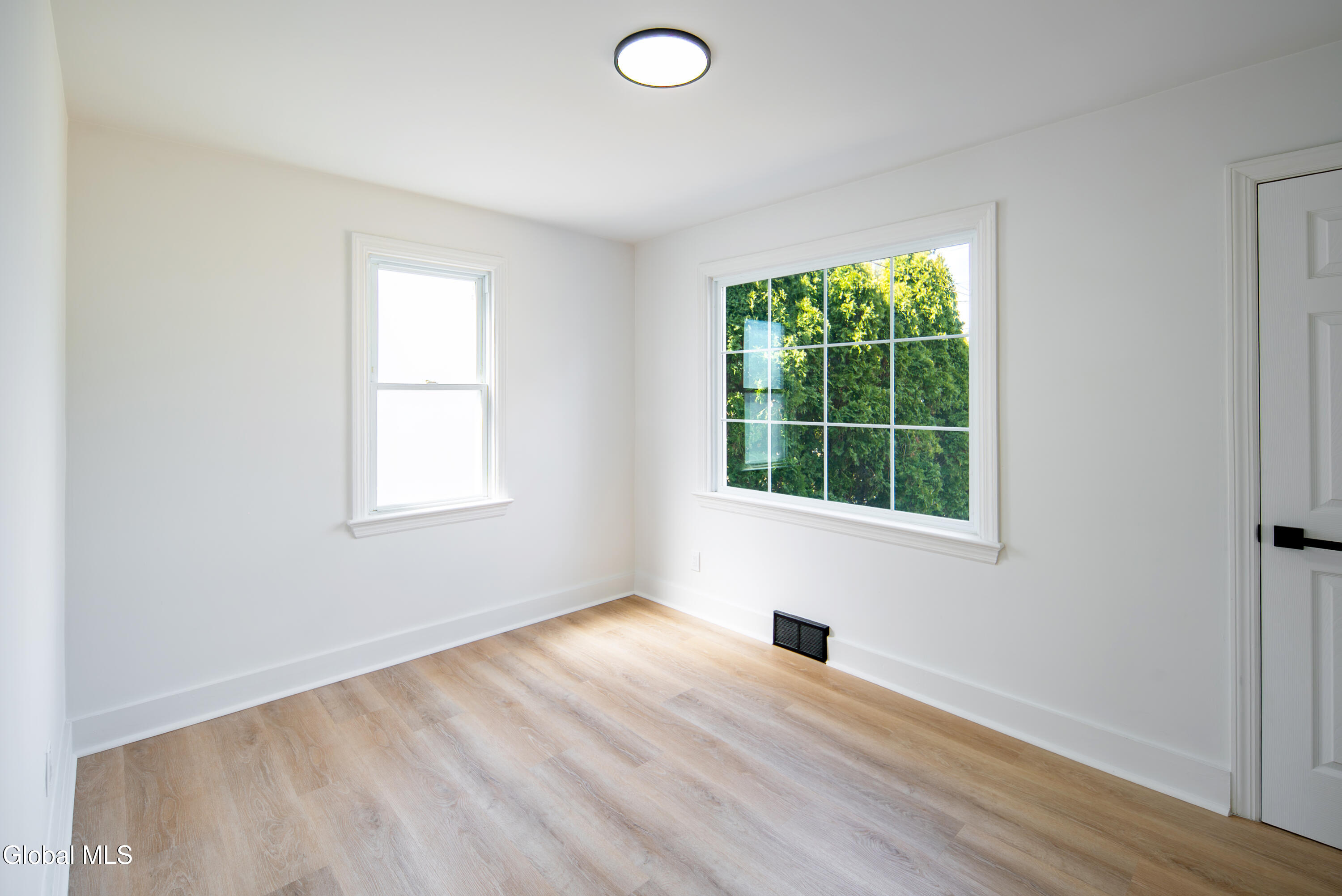308 Kings Road Schenectady, NY 12304 - Photo 22 of 53 022