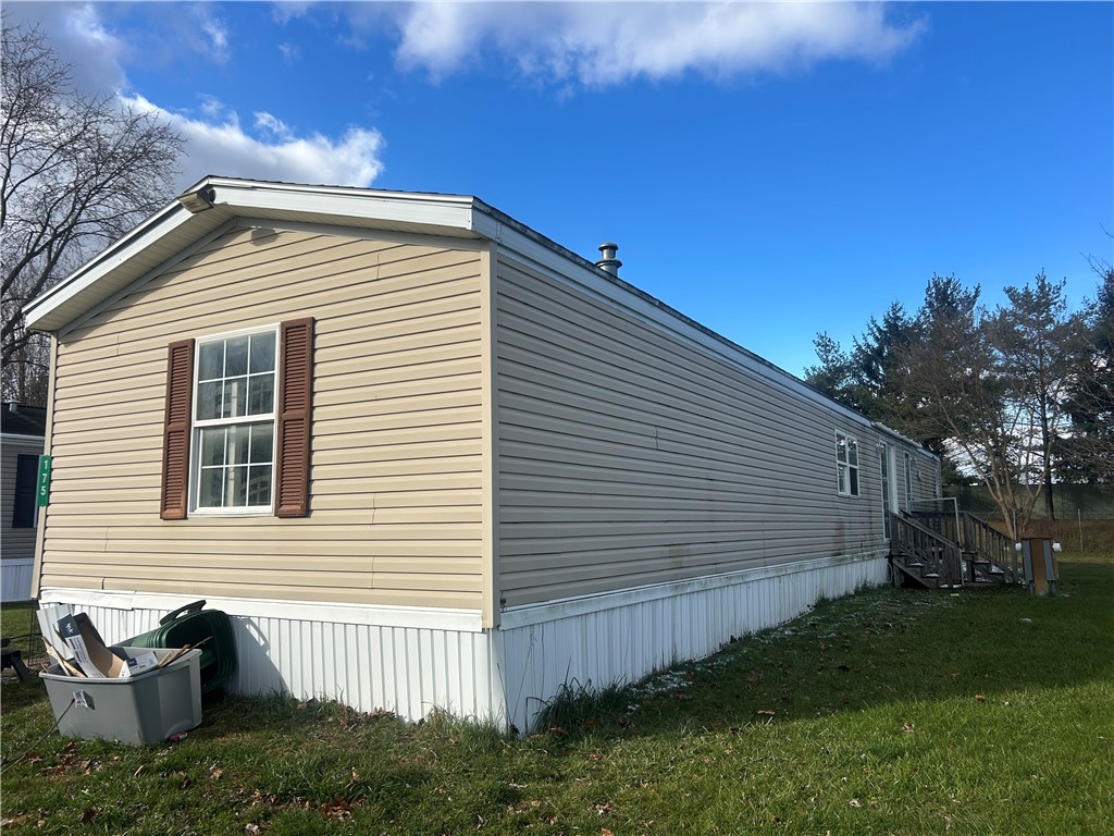 175 Spring Run Manchester, NY 14432 - Photo 2 of 7