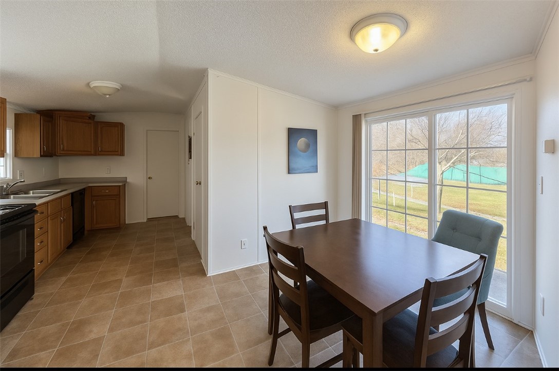 175 Spring Run Manchester, NY 14432 - Photo 4 of 7