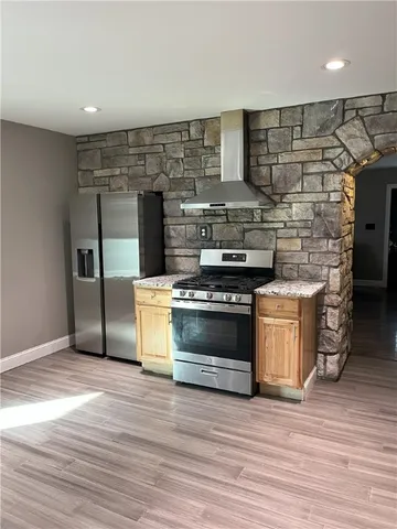 $2,050 | 223 Burnside Avenue, Unit 1, Woonsocket, RI 02895