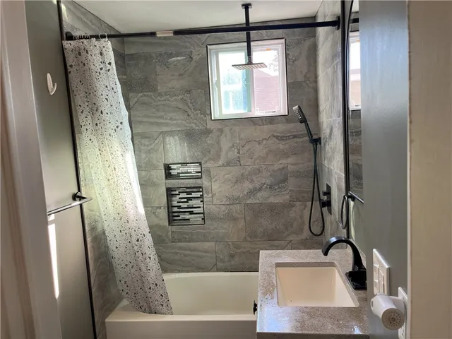 $2,050 | 223 Burnside Avenue, Unit 1, Woonsocket, RI 02895