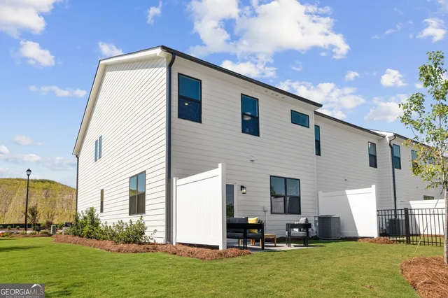 a front view of house with yard