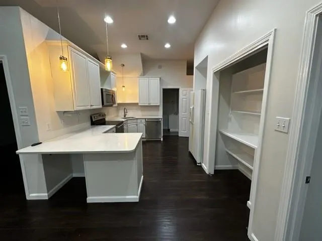 $1,800 | 330 West Genie Street, Unit B, Chalmette, LA 70043