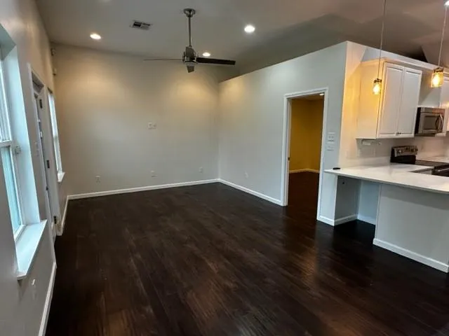 $1,800 | 330 West Genie Street, Unit B, Chalmette, LA 70043