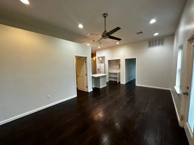 $1,800 | 330 West Genie Street, Unit B, Chalmette, LA 70043