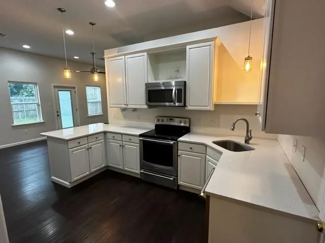 $1,800 | 330 West Genie Street, Unit B, Chalmette, LA 70043