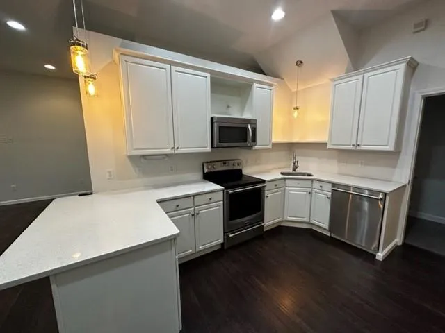 $1,800 | 330 West Genie Street, Unit B, Chalmette, LA 70043