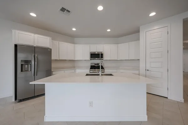 $2,700 | 7814 West Hide Trail, Peoria, AZ 85383