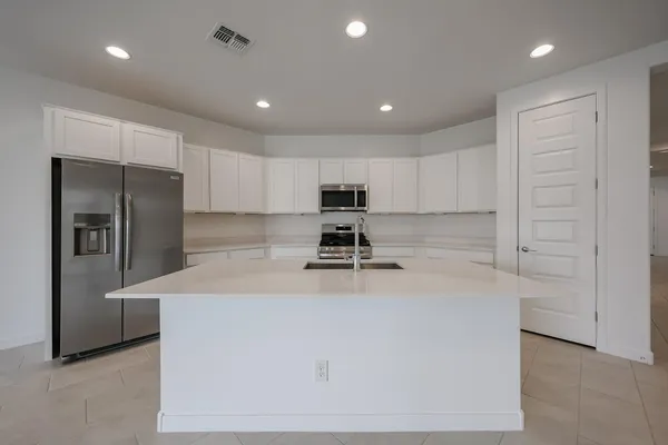 $2,700 | 7814 West Hide Trail, Peoria, AZ 85383