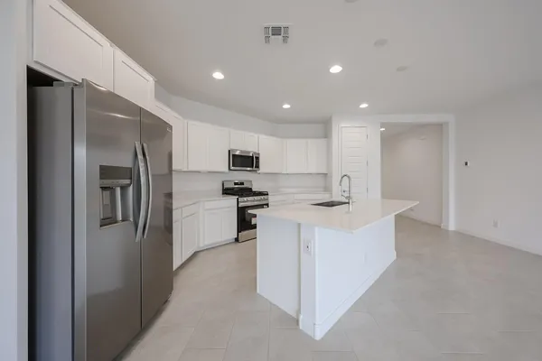 $2,700 | 7814 West Hide Trail, Peoria, AZ 85383