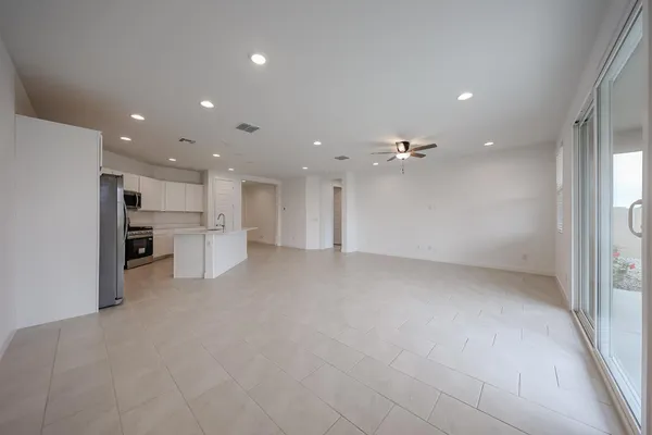 $2,700 | 7814 West Hide Trail, Peoria, AZ 85383