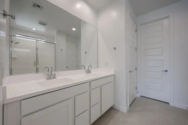 $2,700 | 7814 West Hide Trail, Peoria, AZ 85383