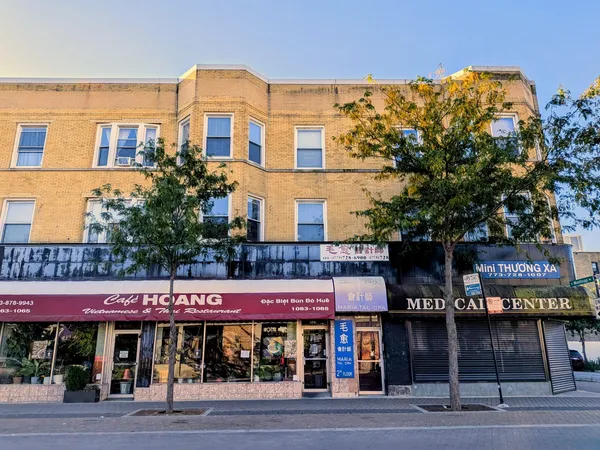 $2,500 | 1067 West Argyle Street, Unit 2F, Chicago, IL 60640