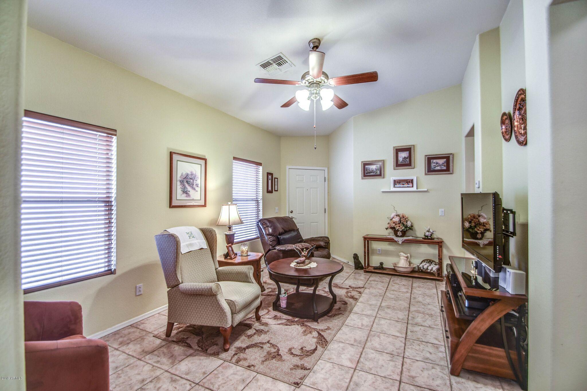943 South Banning Street Gilbert, AZ 85296 - Photo 16 of 31 living 2