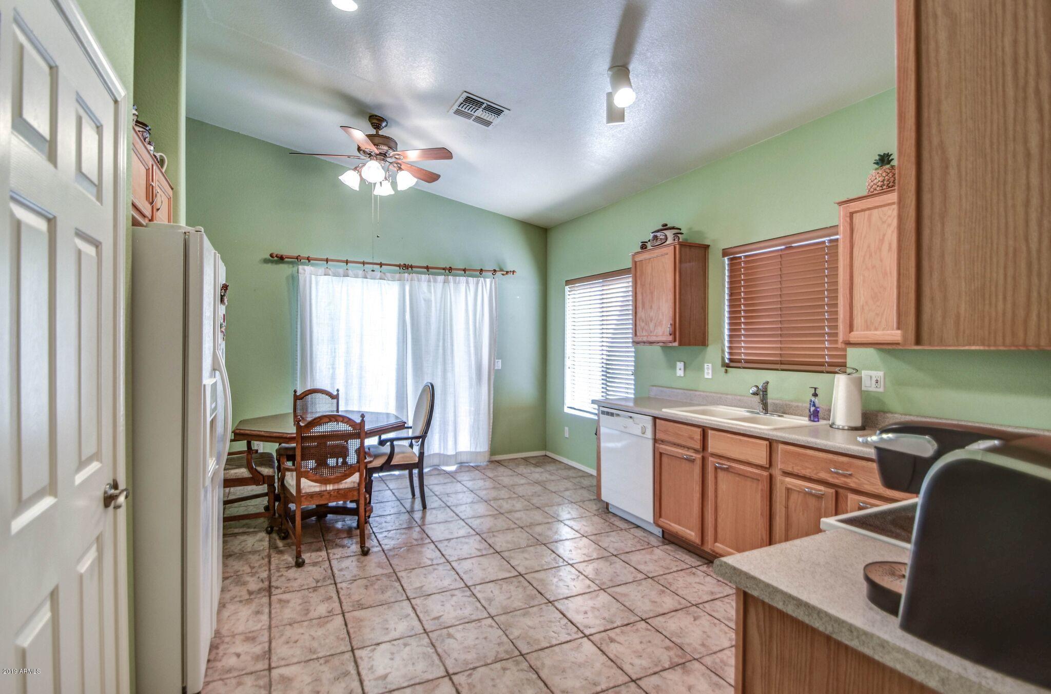 943 South Banning Street Gilbert, AZ 85296 - Photo 5 of 31 kitchen 1