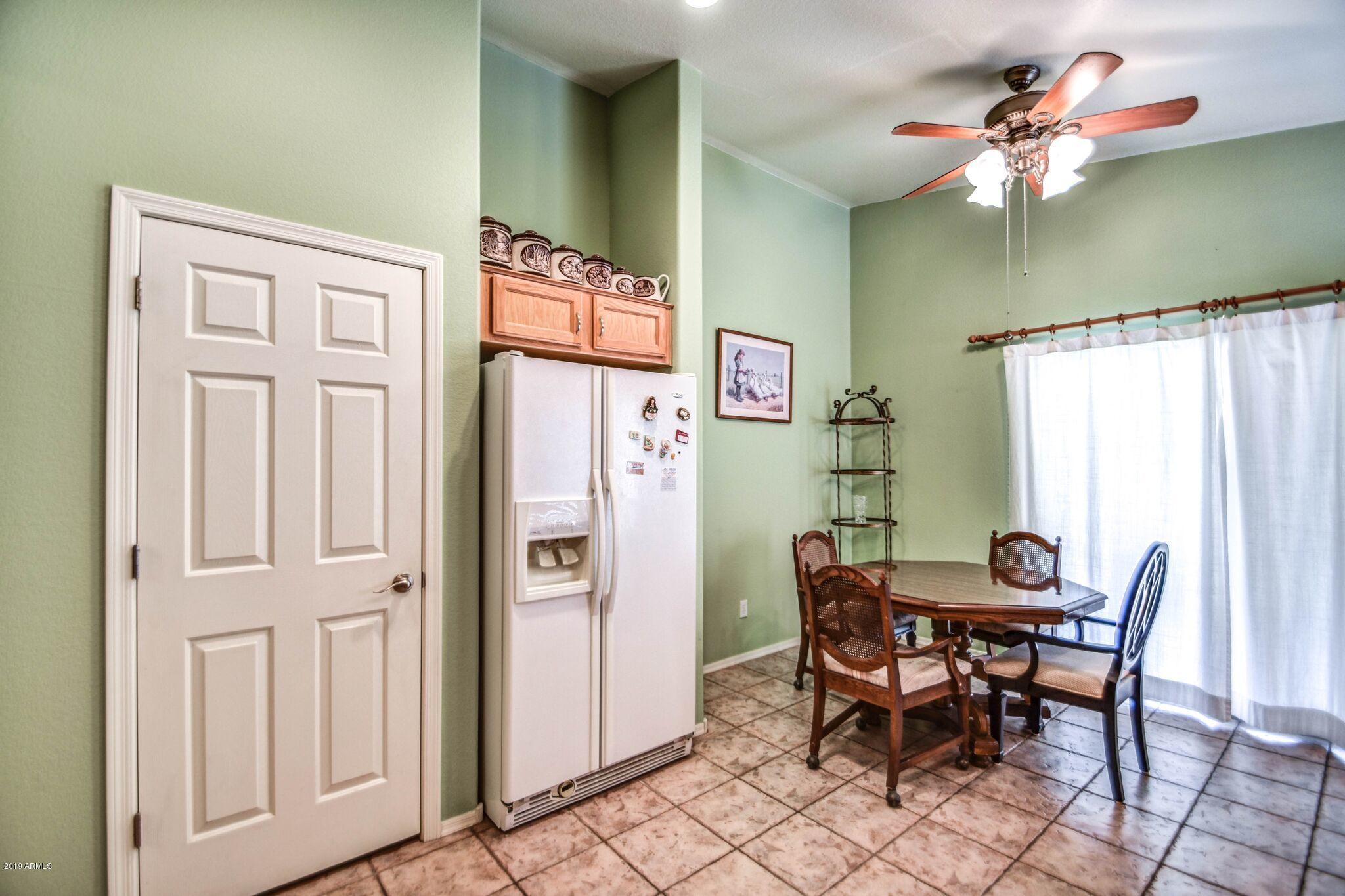 943 South Banning Street Gilbert, AZ 85296 - Photo 10 of 31 kitchen 6