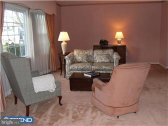 755 Fremont Lane Mount Laurel, NJ 08054 - Photo 2 of 12 Living Room