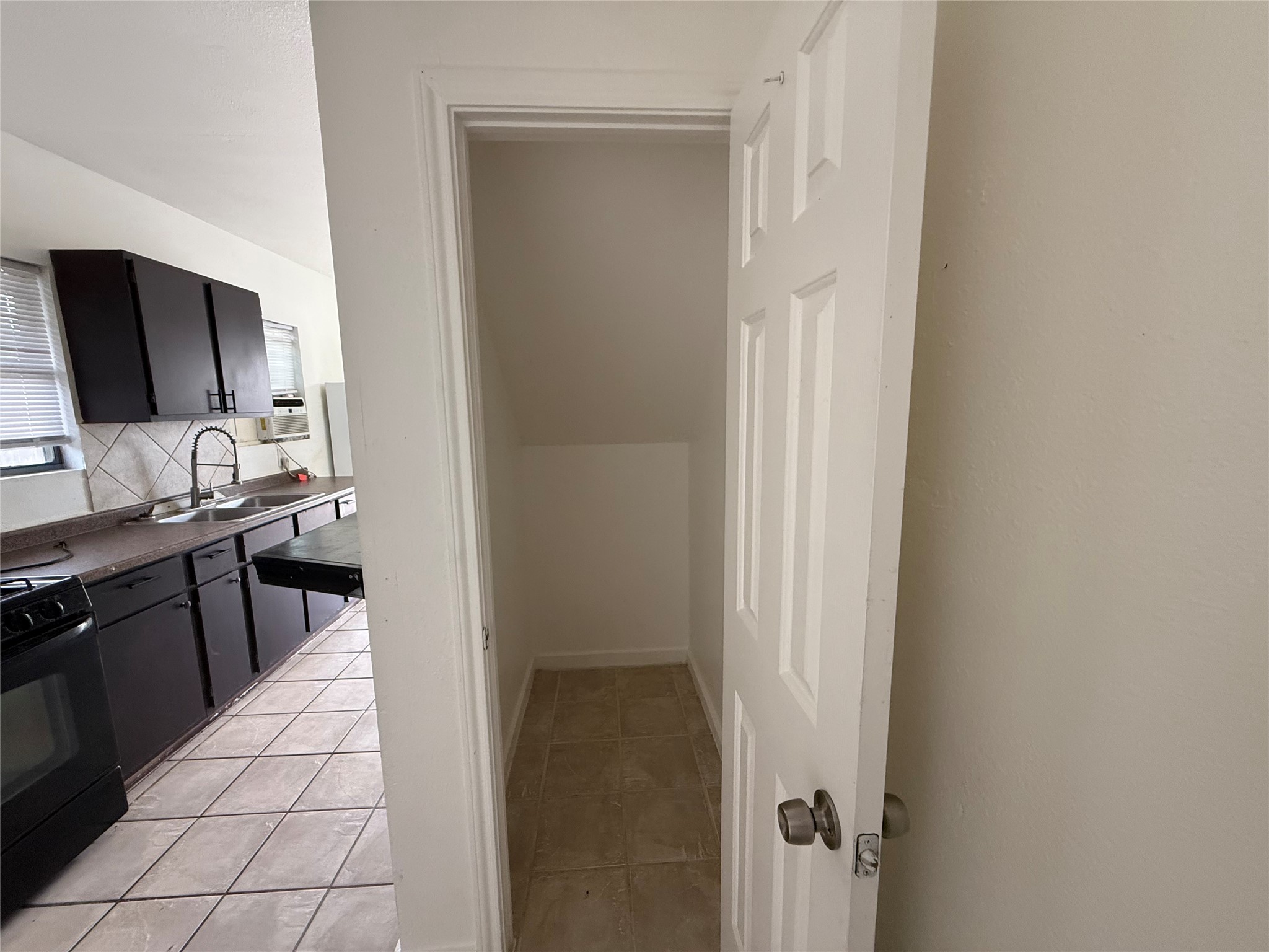 938 Zoe Street, Unit 1 Houston, TX 77020 - Photo 9 of 11