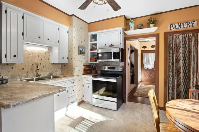 $280,000 | 317 South Main Street, Hartford, WI 53027