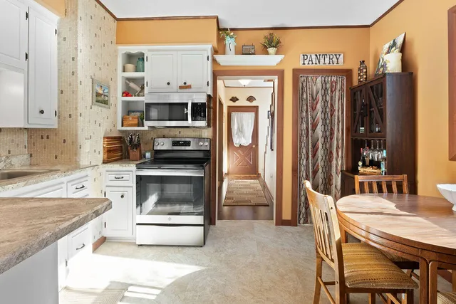 $280,000 | 317 South Main Street, Hartford, WI 53027