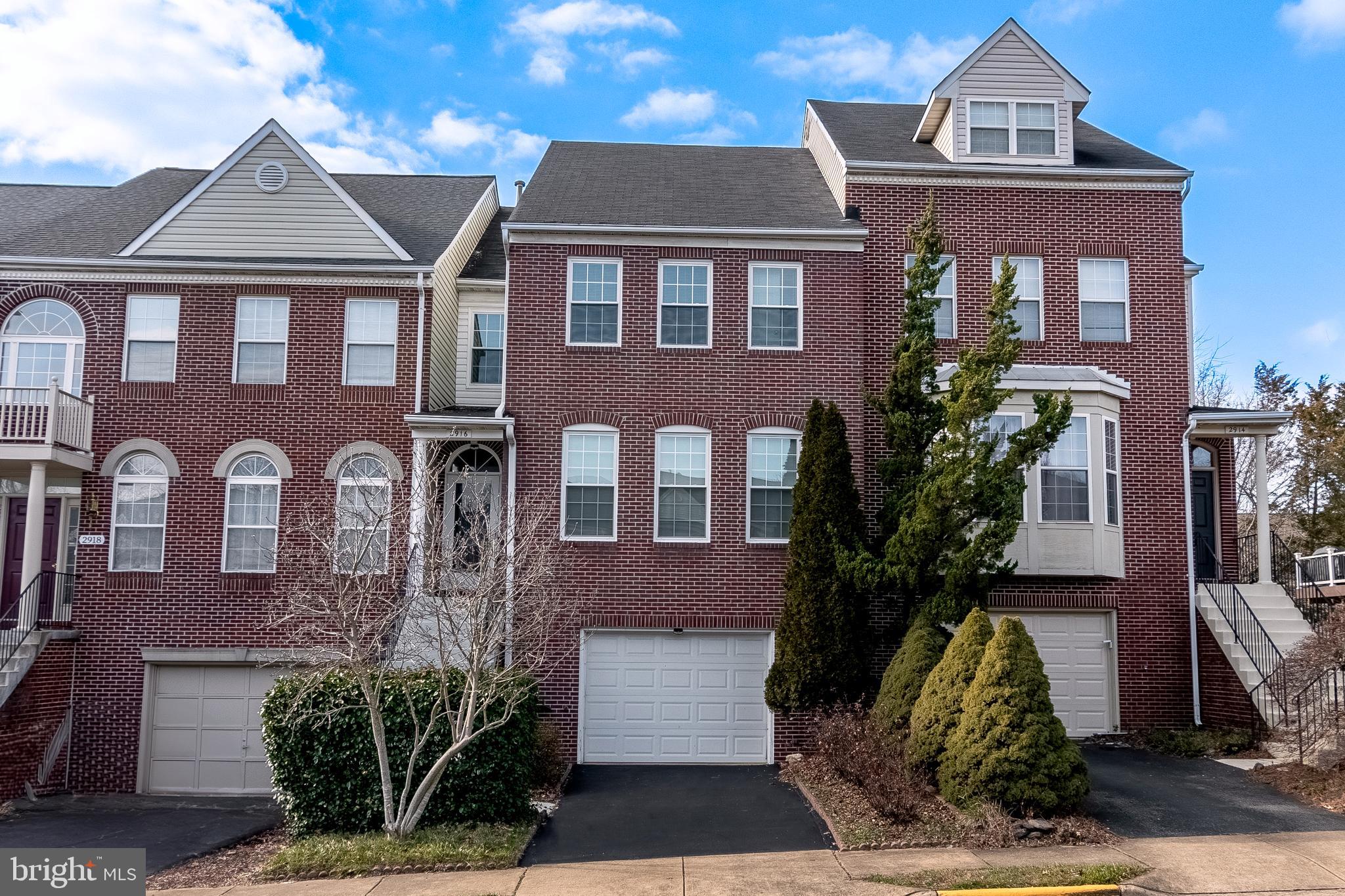 Welcome home to 2916 Mainstone Dr.