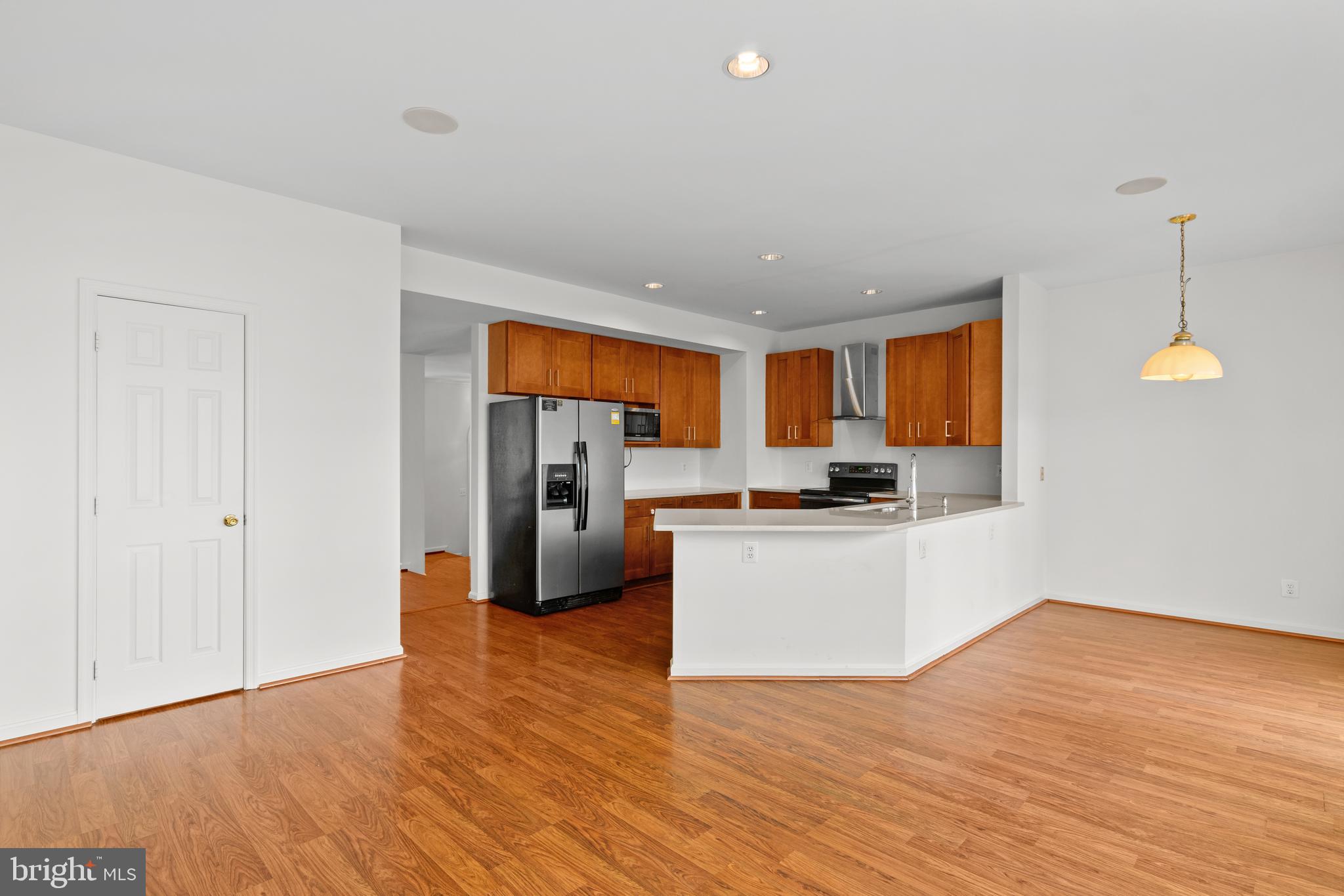 2916 Mainstone Drive Fairfax, VA 22031 - Photo 11 of 42 Kitchen and Dining