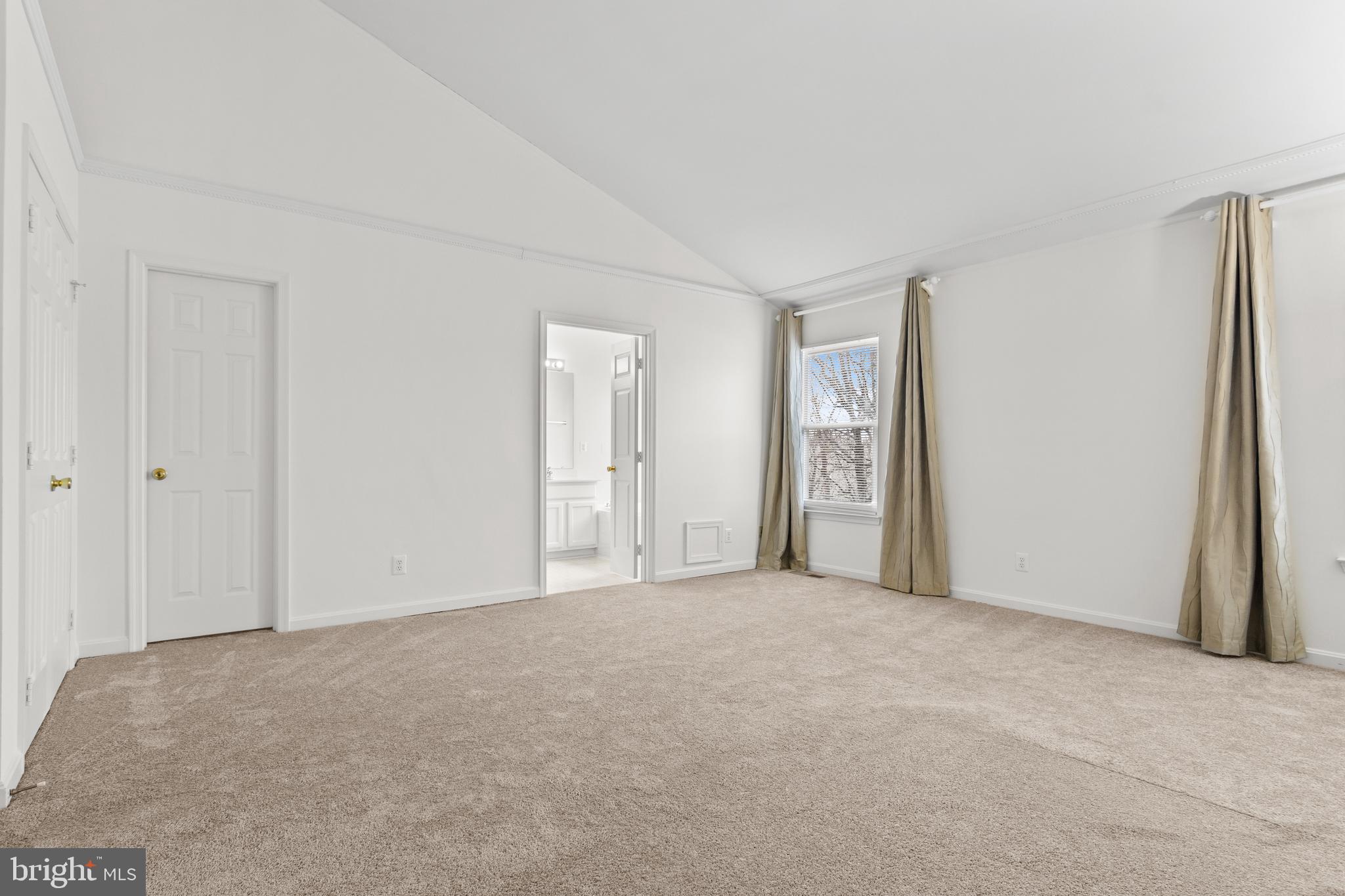 2916 Mainstone Drive Fairfax, VA 22031 - Photo 19 of 42 Master Bedroom