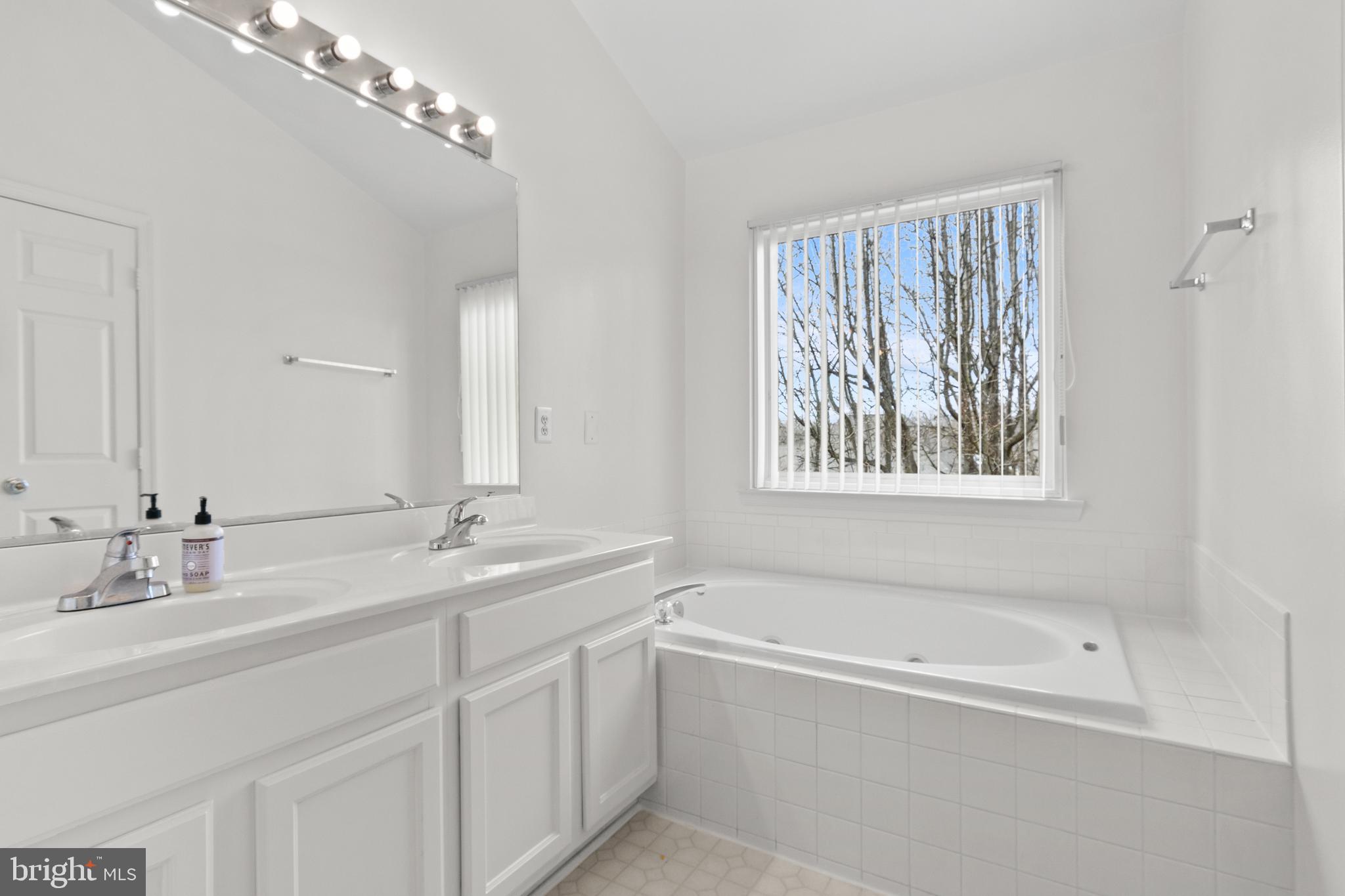 2916 Mainstone Drive Fairfax, VA 22031 - Photo 21 of 42 Master Bathroom