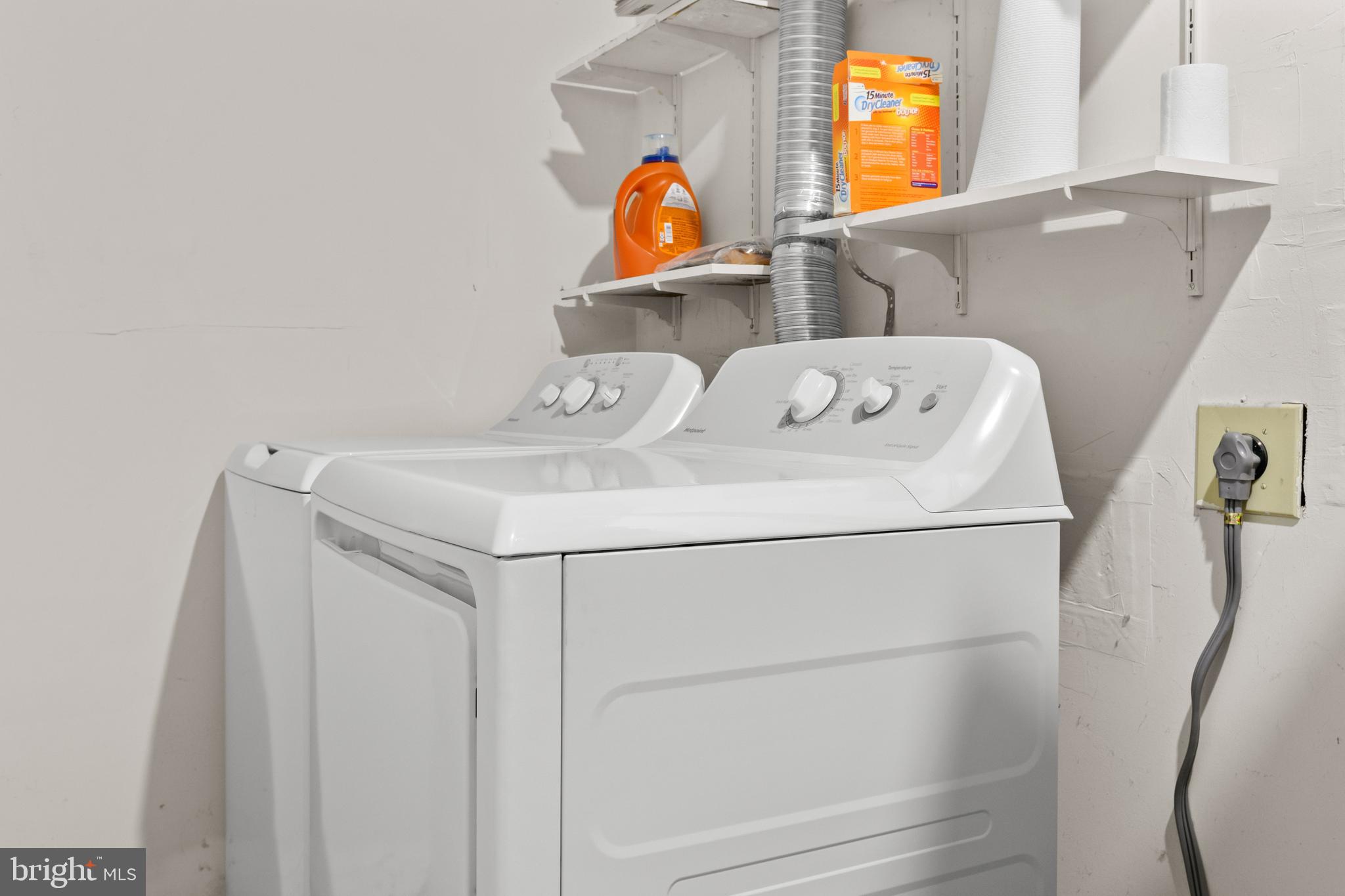 2916 Mainstone Drive Fairfax, VA 22031 - Photo 32 of 42 Laundry Room