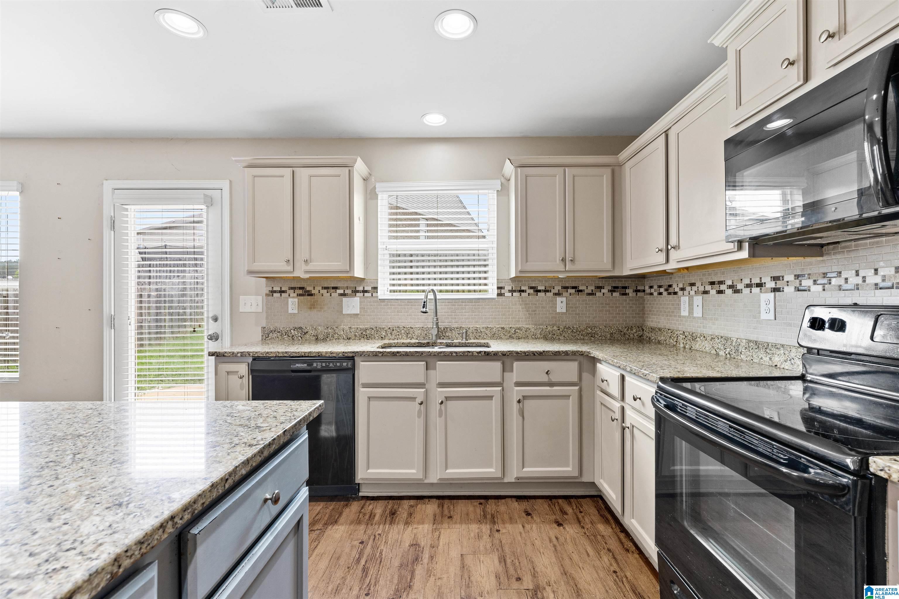 225 Sarah Way Kimberly, AL 35091 - Photo 11 of 29