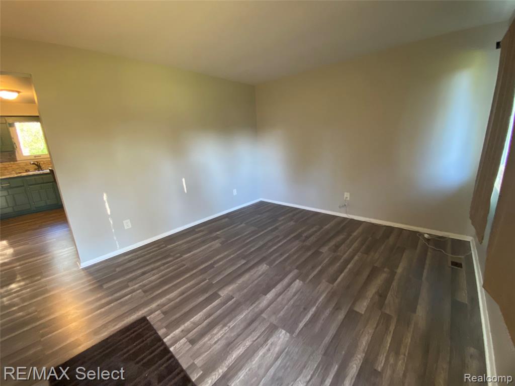 6169 Johnson Road Flushing, MI 48433 - Photo 17 of 28
