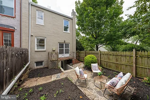 $1,300,000 | 1640 33rd Street Northwest, Washington, DC 20007