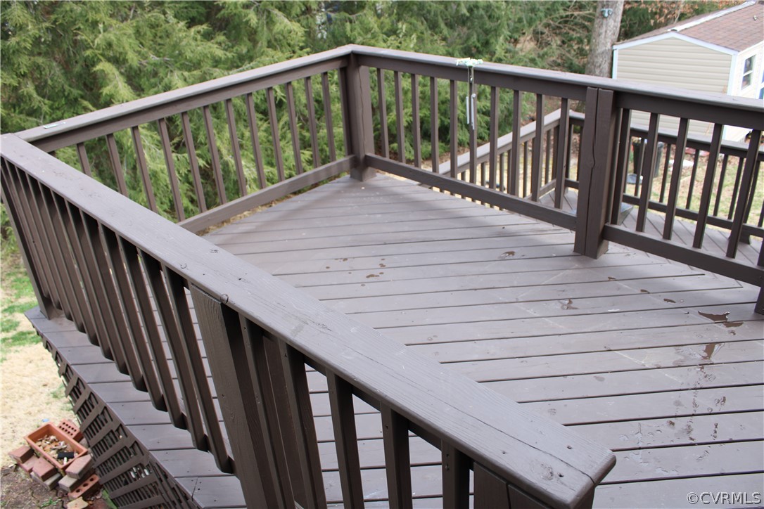 3719 Falstone Road Richmond, VA 23234 - Photo 28 of 31 Upper level deck